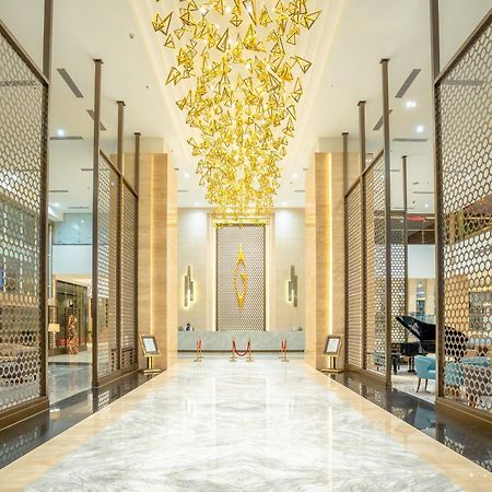 Gumaya Tower Hotel เซอมารัง ภายนอก รูปภาพ