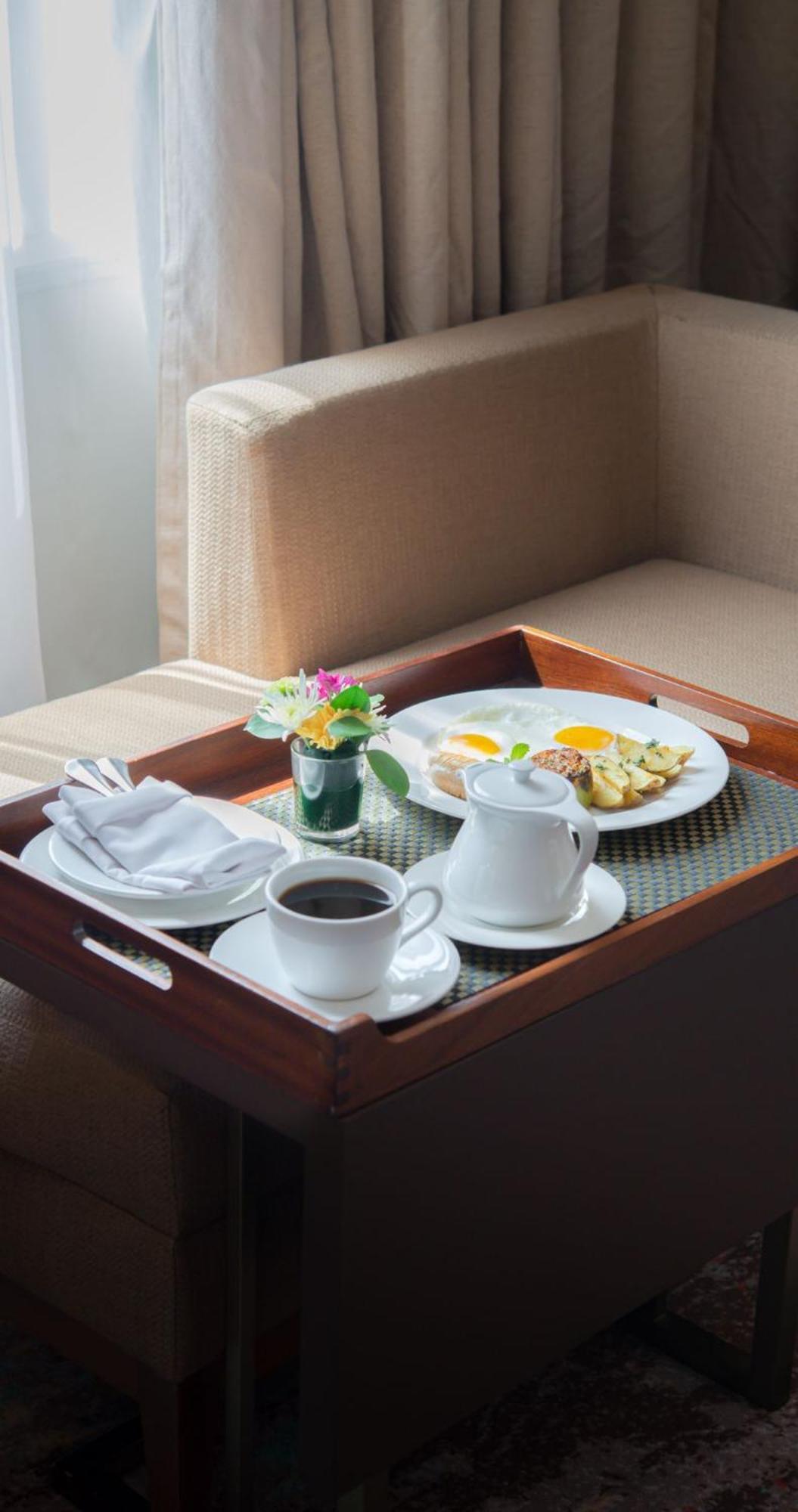Gumaya Tower Hotel เซอมารัง ภายนอก รูปภาพ