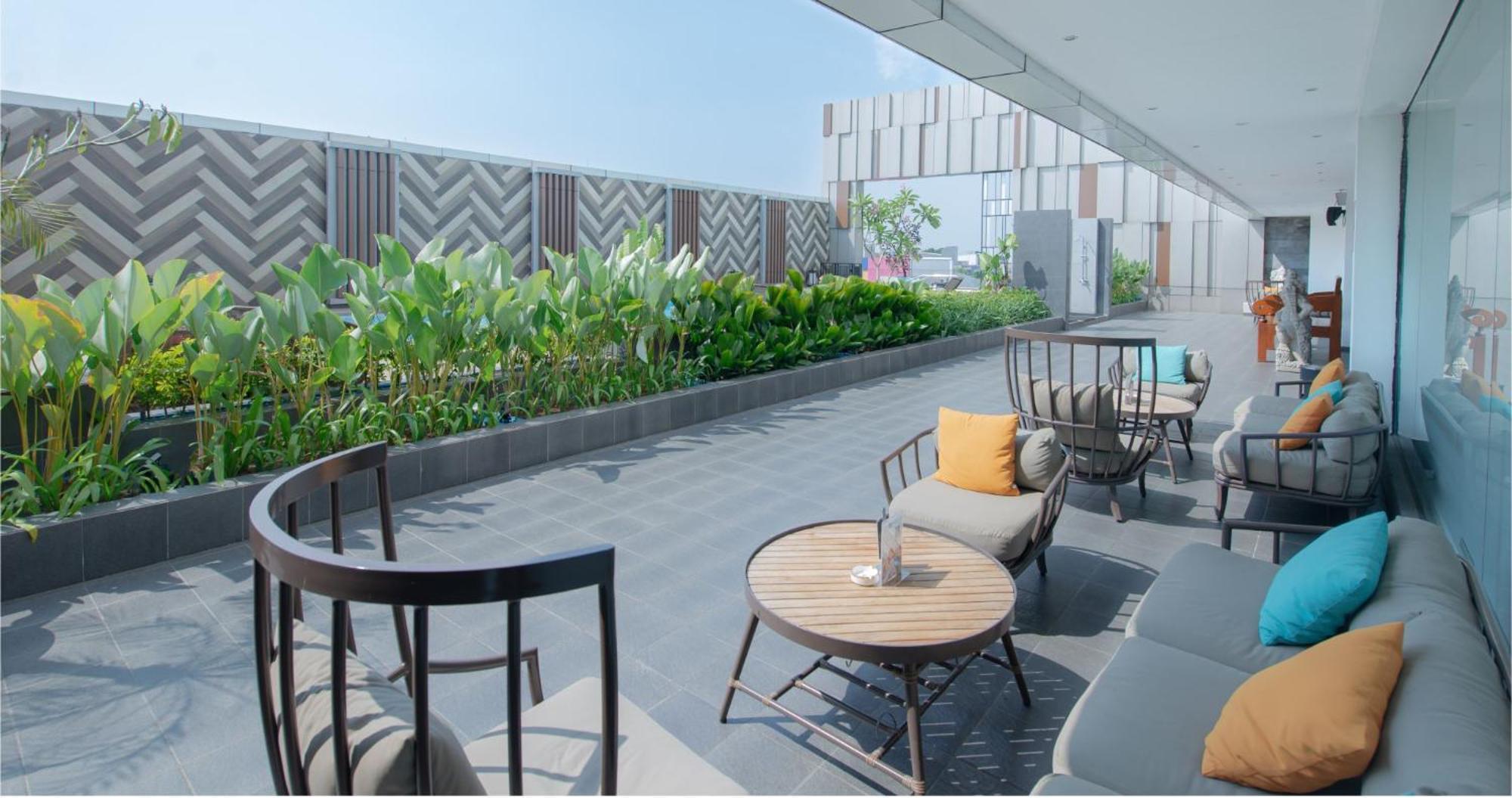 Gumaya Tower Hotel เซอมารัง ภายนอก รูปภาพ