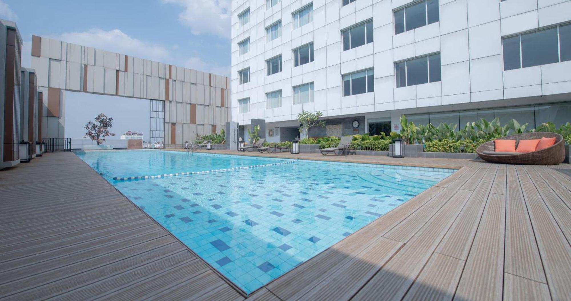 Gumaya Tower Hotel เซอมารัง ภายนอก รูปภาพ