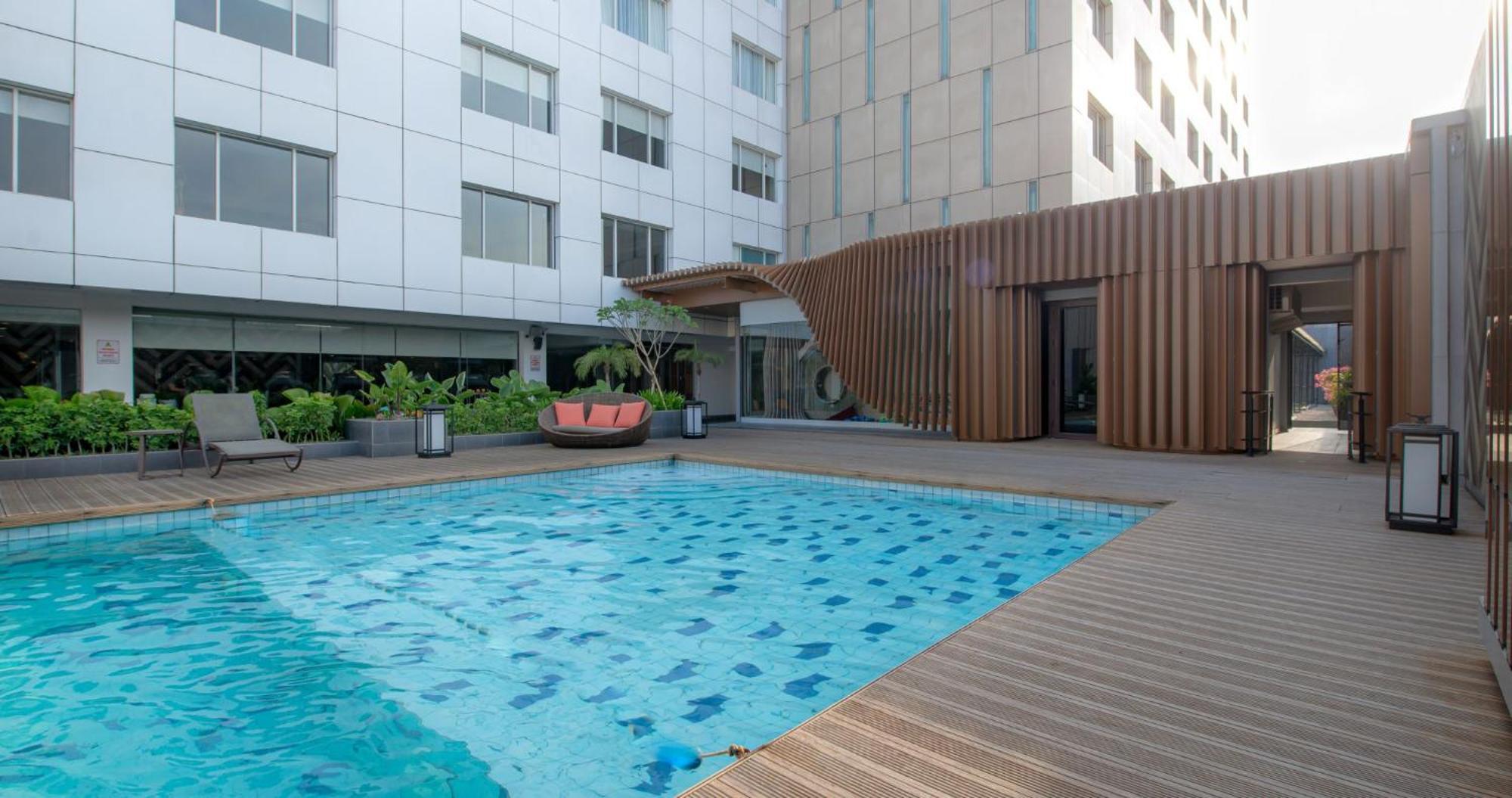Gumaya Tower Hotel เซอมารัง ภายนอก รูปภาพ