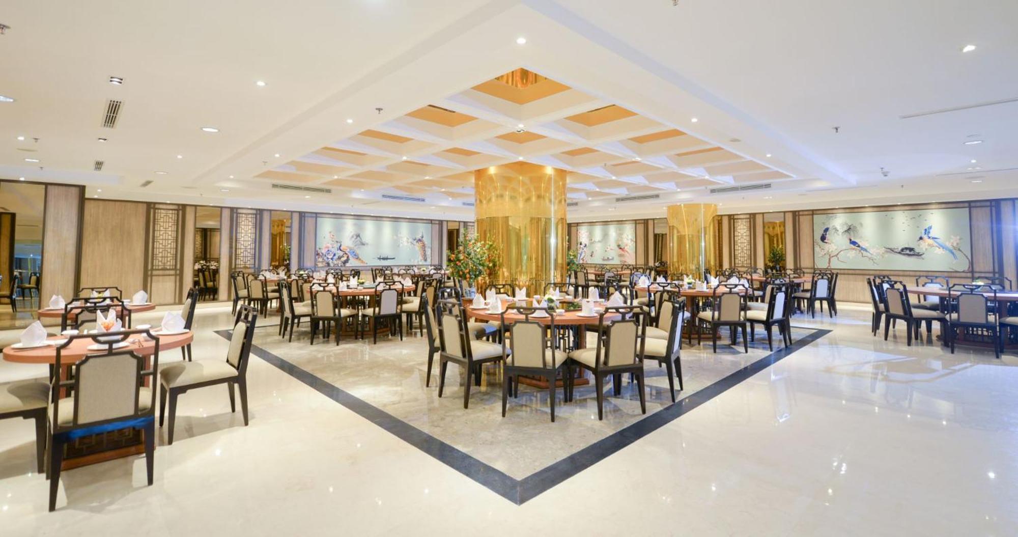 Gumaya Tower Hotel เซอมารัง ภายนอก รูปภาพ