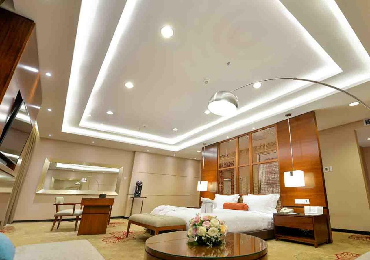 Gumaya Tower Hotel เซอมารัง ภายนอก รูปภาพ