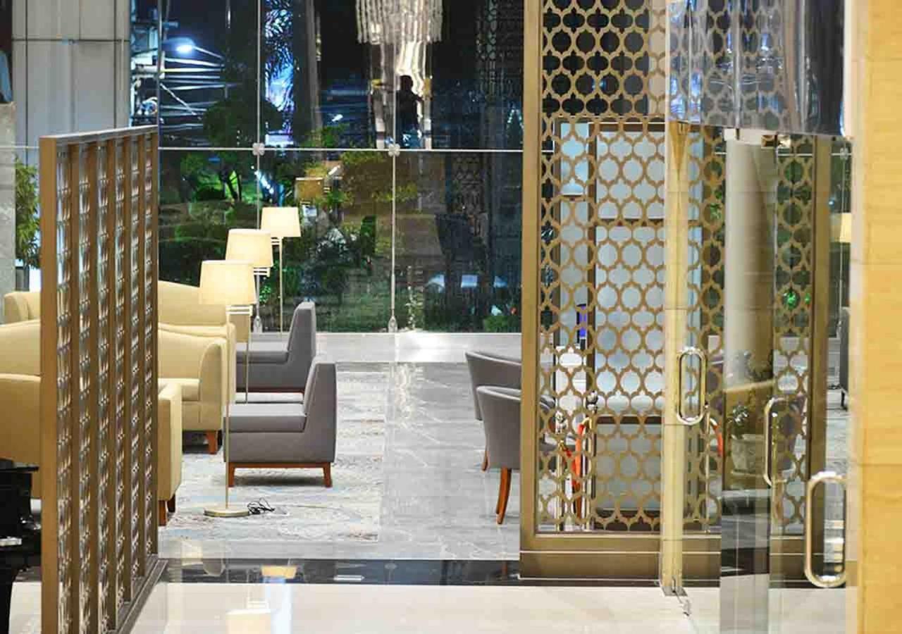 Gumaya Tower Hotel เซอมารัง ภายนอก รูปภาพ