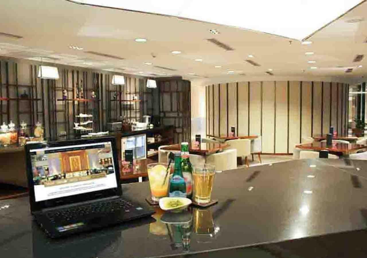 Gumaya Tower Hotel เซอมารัง ภายนอก รูปภาพ